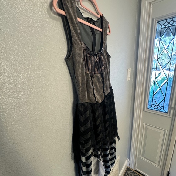 Halloween Dress - Witch - Picture 5 of 11